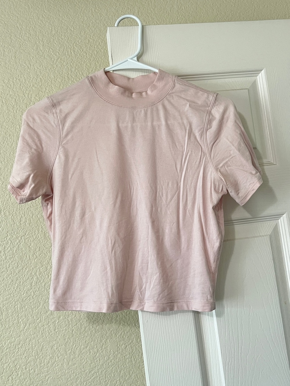 Lululemon Lightweight Cropped Tee - Pale Pink